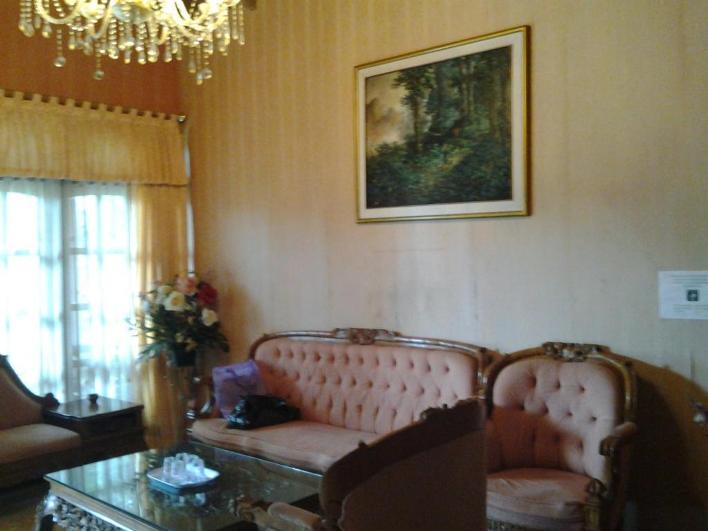 Villa And Resto Basanova Batu  Eksteriør bilde