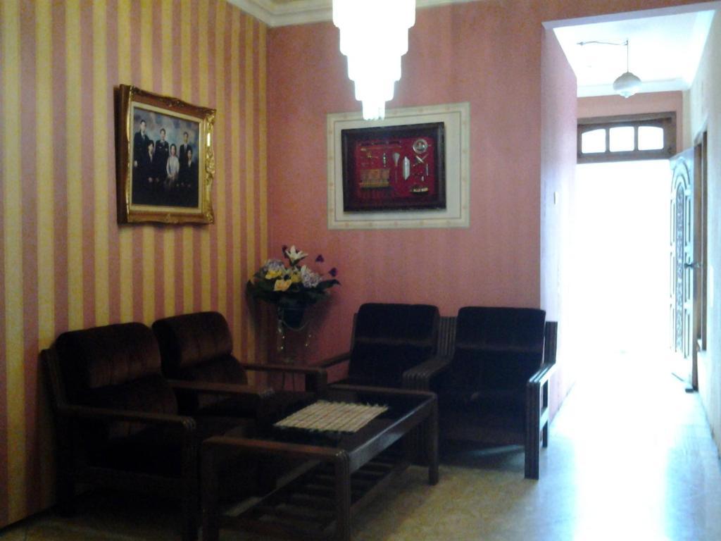 Villa And Resto Basanova Batu  Eksteriør bilde