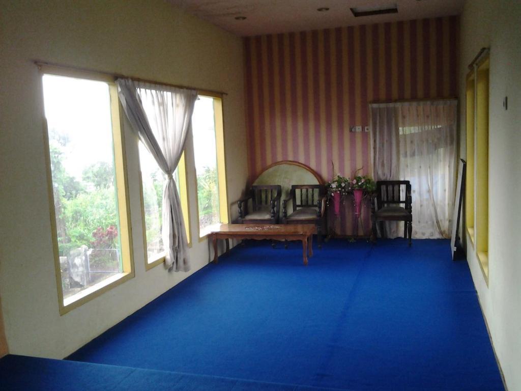 Villa And Resto Basanova Batu  Eksteriør bilde