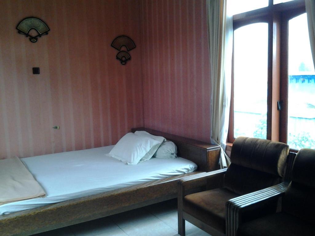 Villa And Resto Basanova Batu  Eksteriør bilde