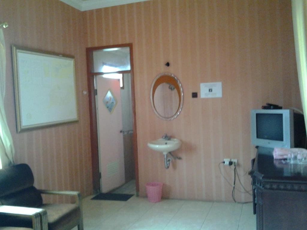 Villa And Resto Basanova Batu  Rom bilde